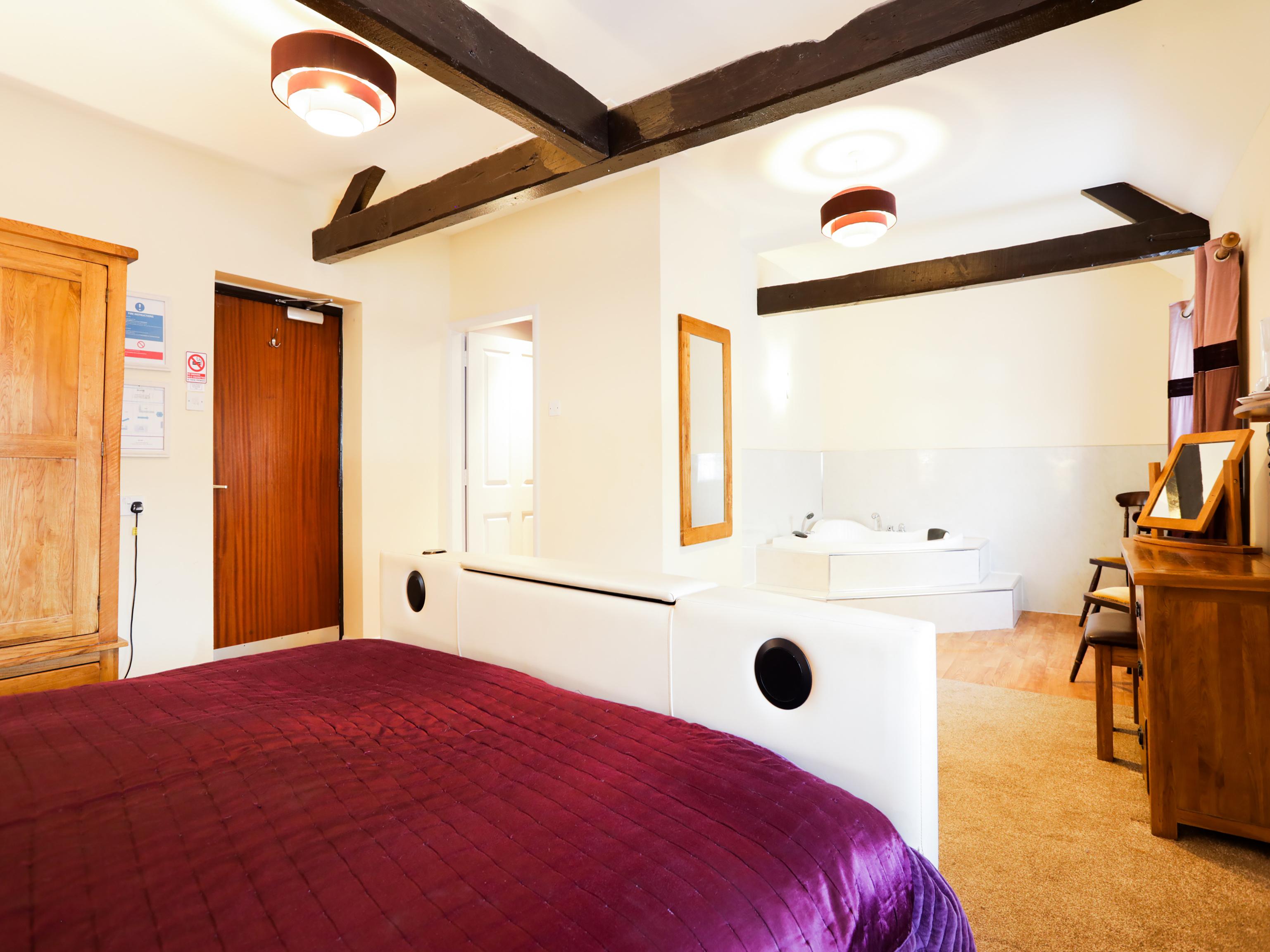 Oyo Elm Farm Country House, Norwich Airport Hotel