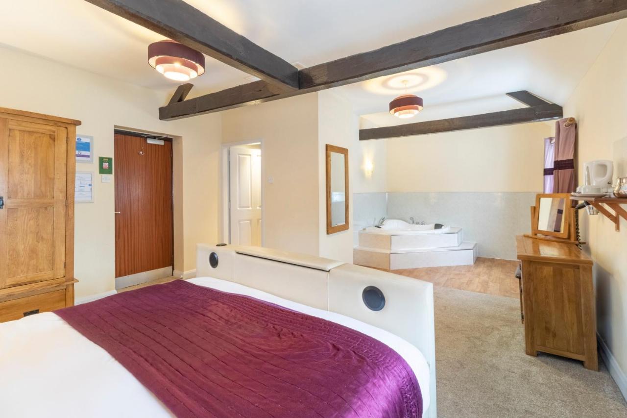 Отель Oyo Elm Farm Country House, Norwich Airport Horsham St Faith